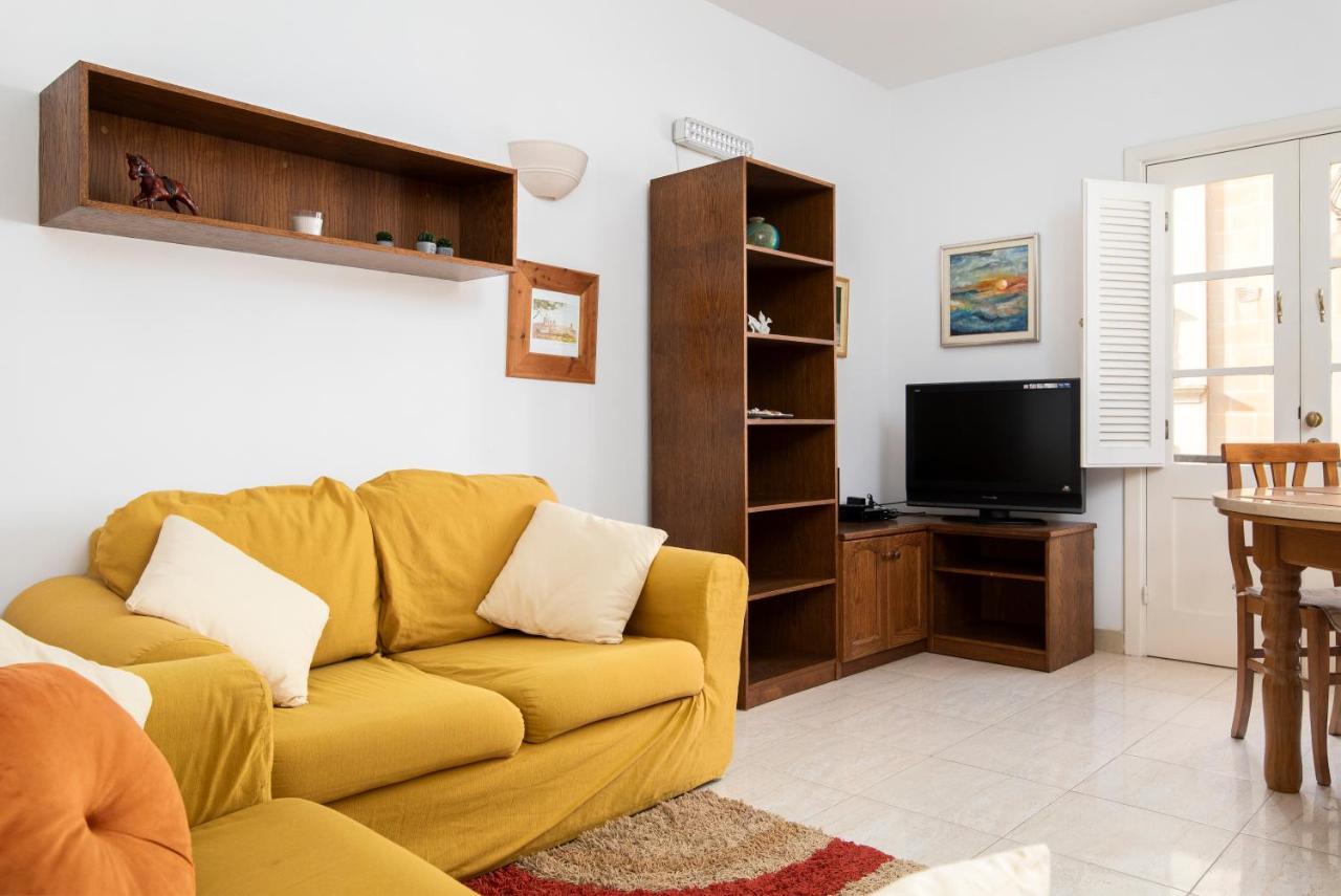 Modern 2Br Apartment Close To Sea, In The Heart Of Слима Екстериор снимка